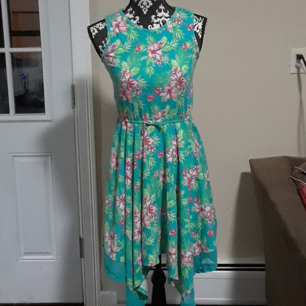 Summery-floral printed dress. Size XL/XG (14-16)